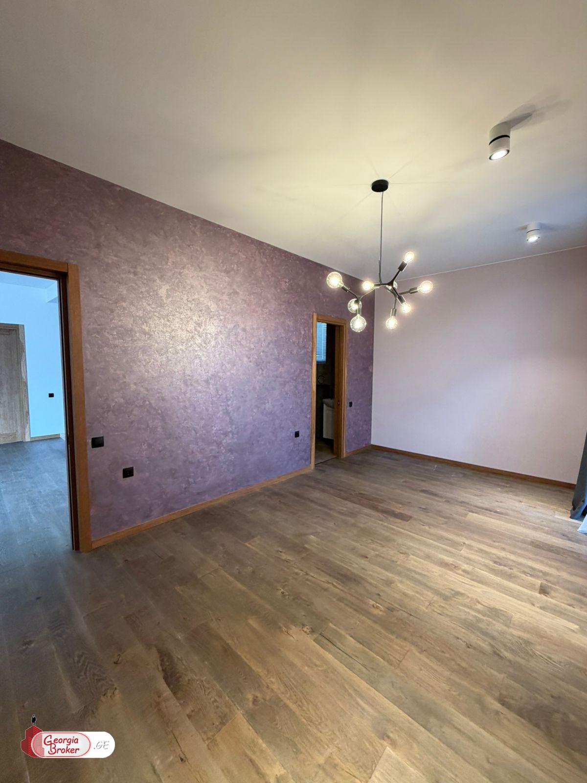 იყიდება ახალი გარემონტებული 7 ოთახიანი სახლი